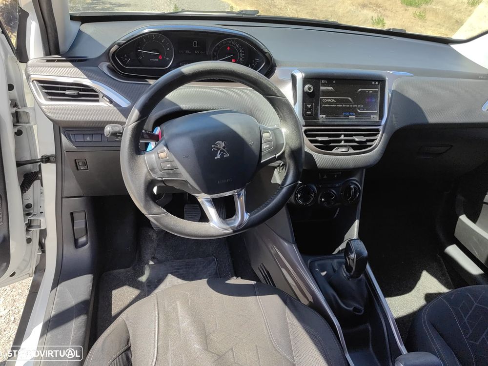 Peugeot 2008 1.4 HDi Allure - 12