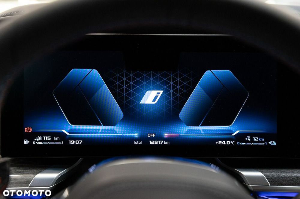 BMW Seria 7 M760e PHEV xDrive Individual Edition sport - 37