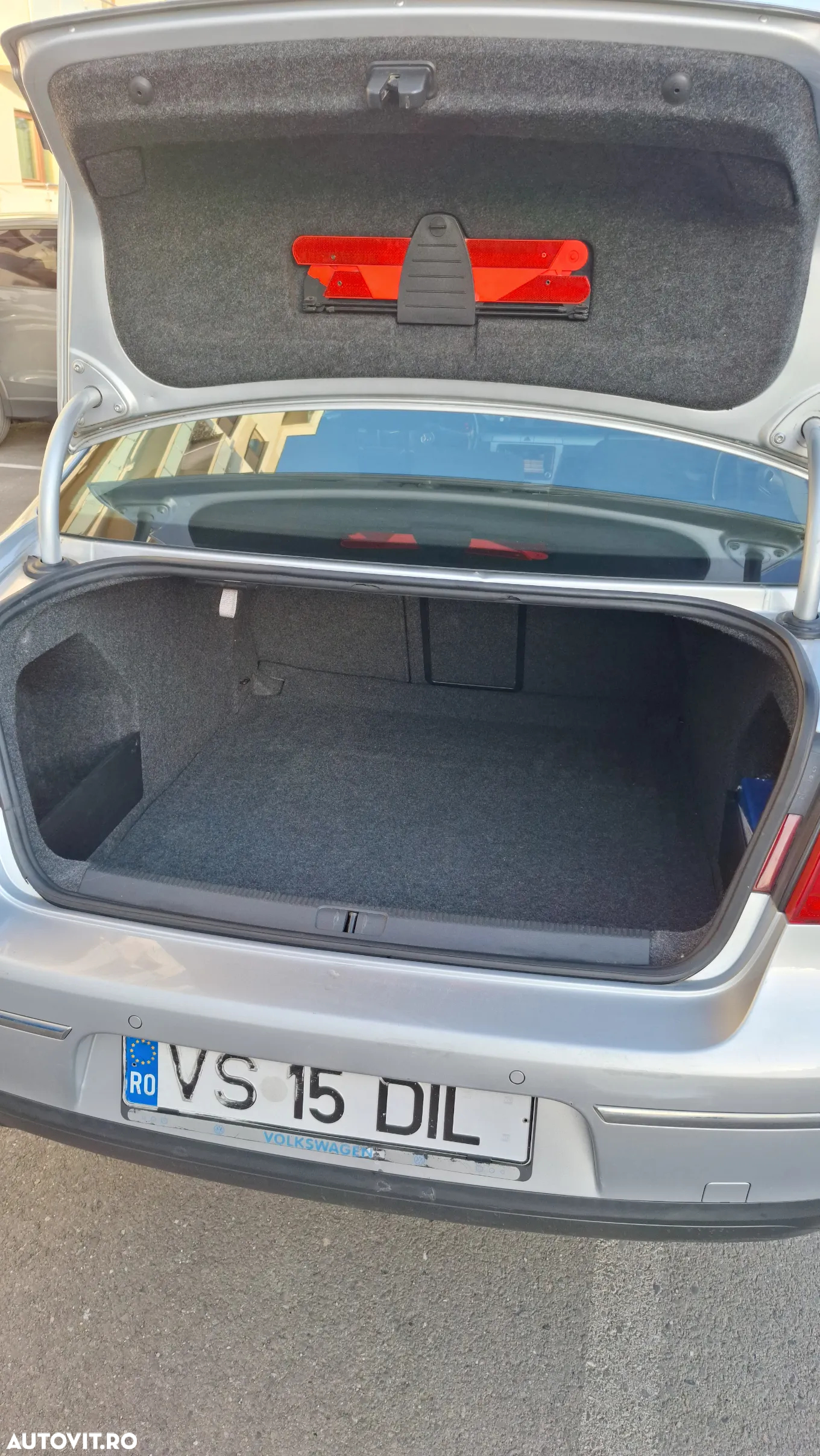 Volkswagen Passat 1.6 TDI BlueMotion - 28