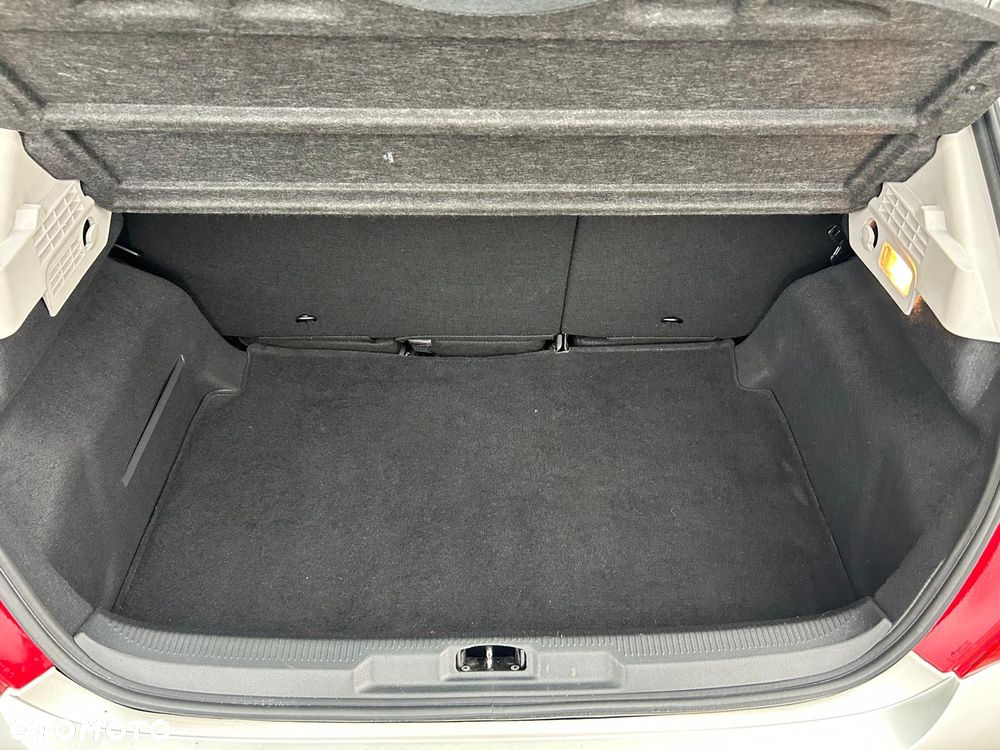 Peugeot 207 1.4 Presence Grand Prix - 13