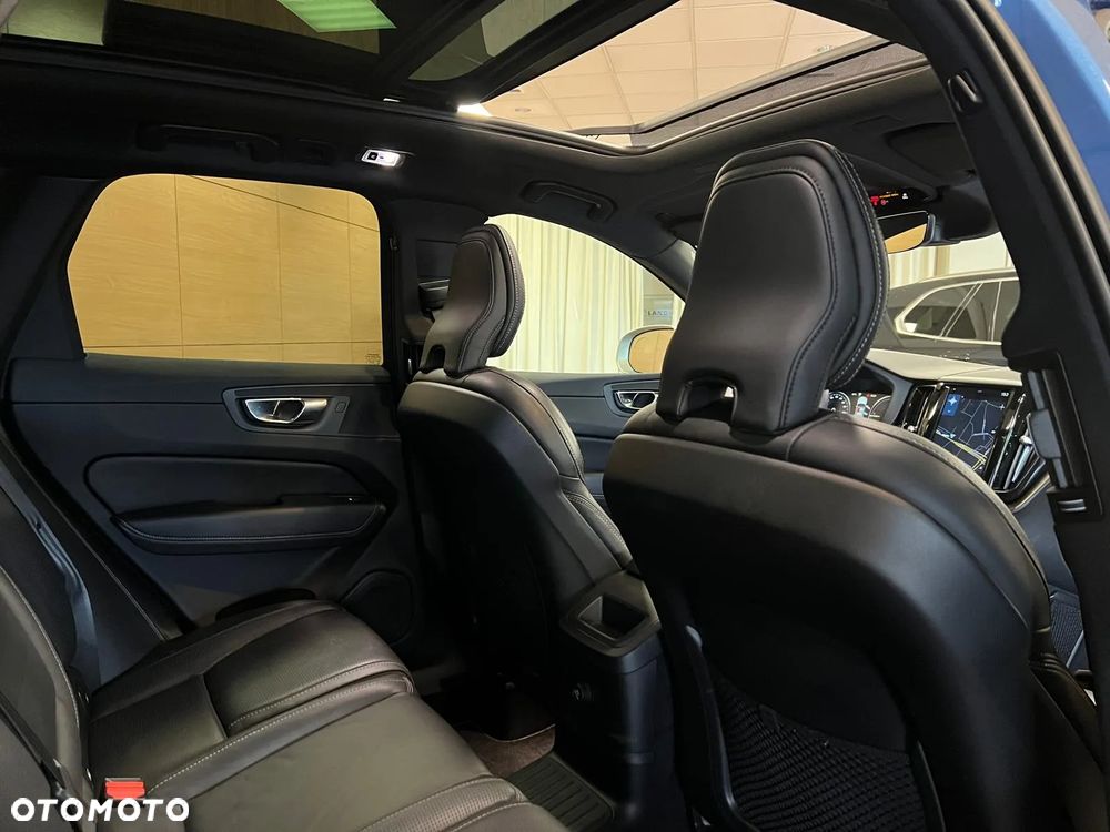 Volvo XC 60 T8 Plug-In Hybrid AWD R-Design - 11