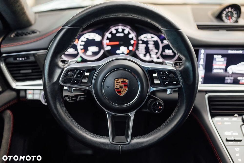 Porsche Panamera GTS GPF - 36