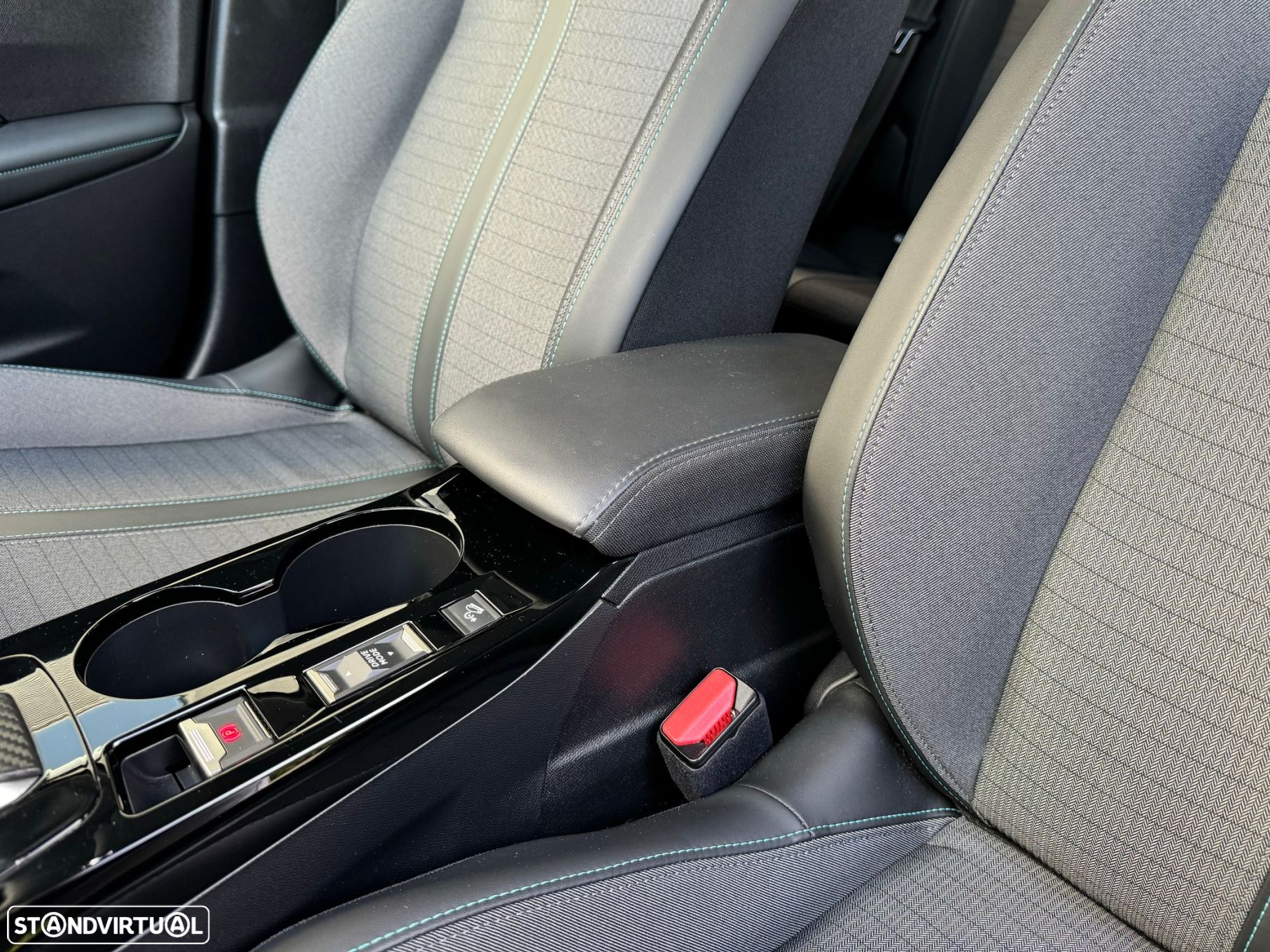 Peugeot e-2008 50 kWh Allure - 17