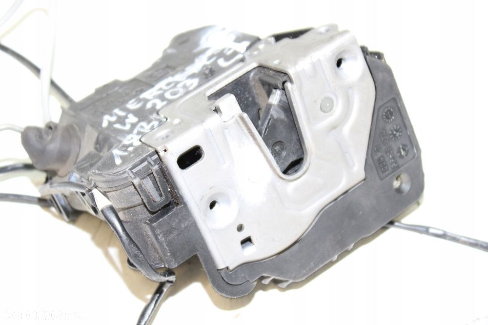 ZAMEK DRZWI PRAWY PRZÓD MERCEDES CLC W203 2037200135 EUROPA - 1