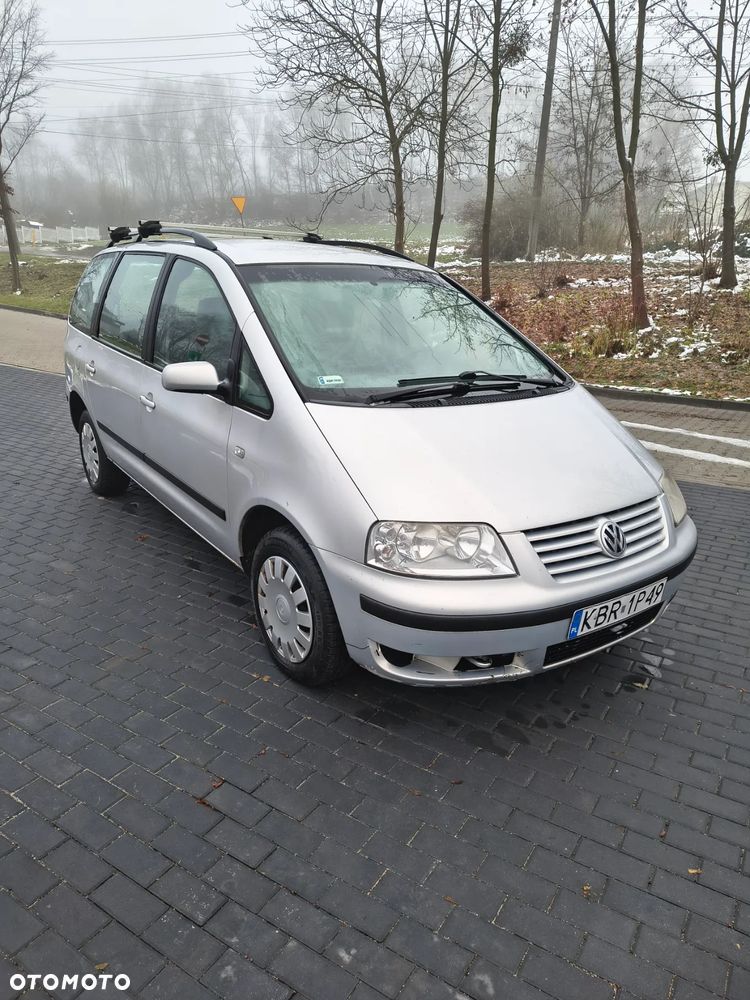 Volkswagen Sharan 1.9 TDI Highline - 1