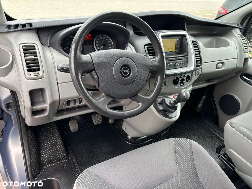 Opel Vivaro - 18