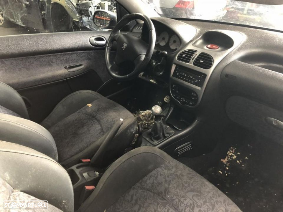 Peugeot 206 cc 1.6 16v quiksilver de 2004 para peças - 4
