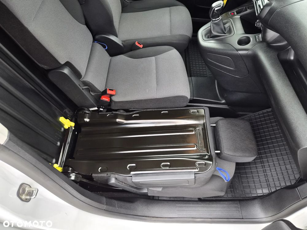 Peugeot Partner KLIMA NAWIGACJA TEMPOMAT FV23% - 22