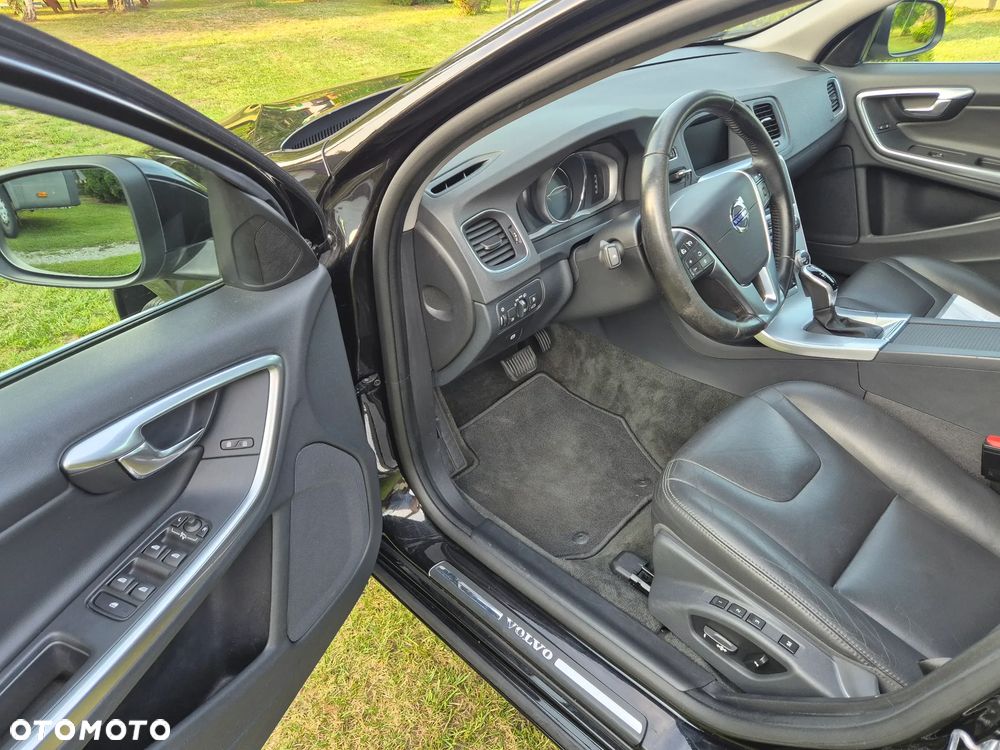 Volvo V60 D4 AWD Momentum - 17