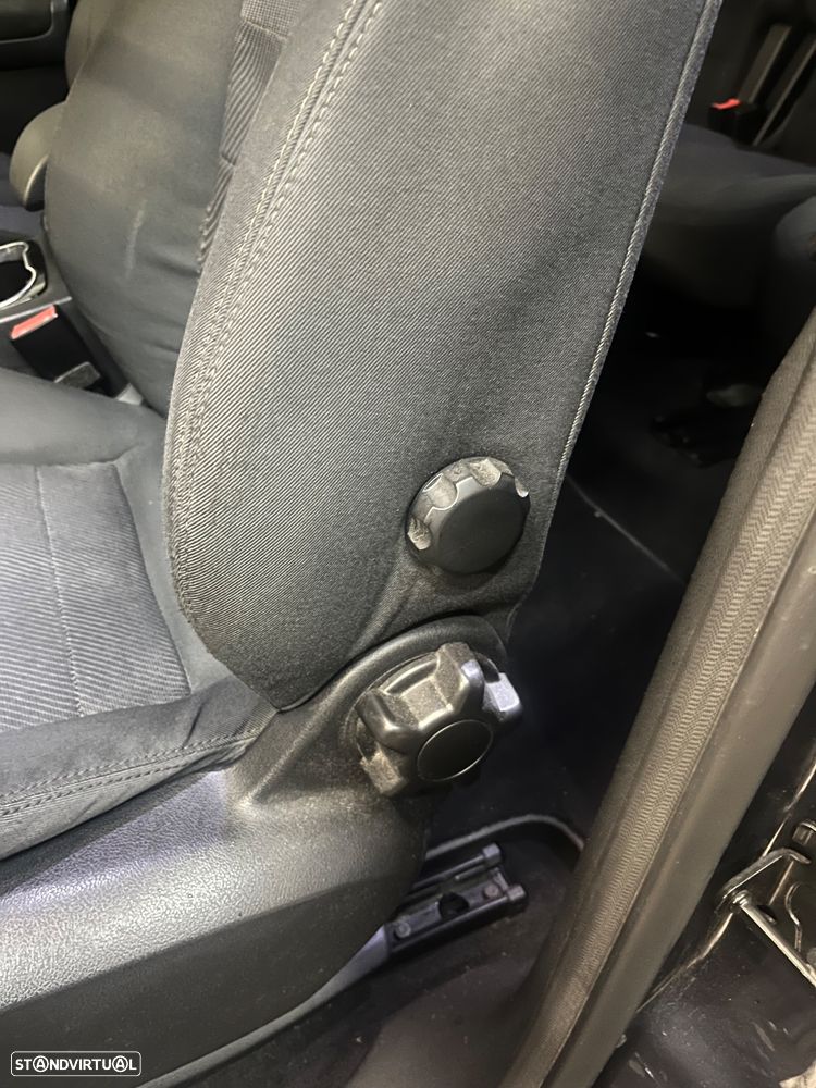 Ford S-Max 2.0 TDCi Titanium 7L - 29