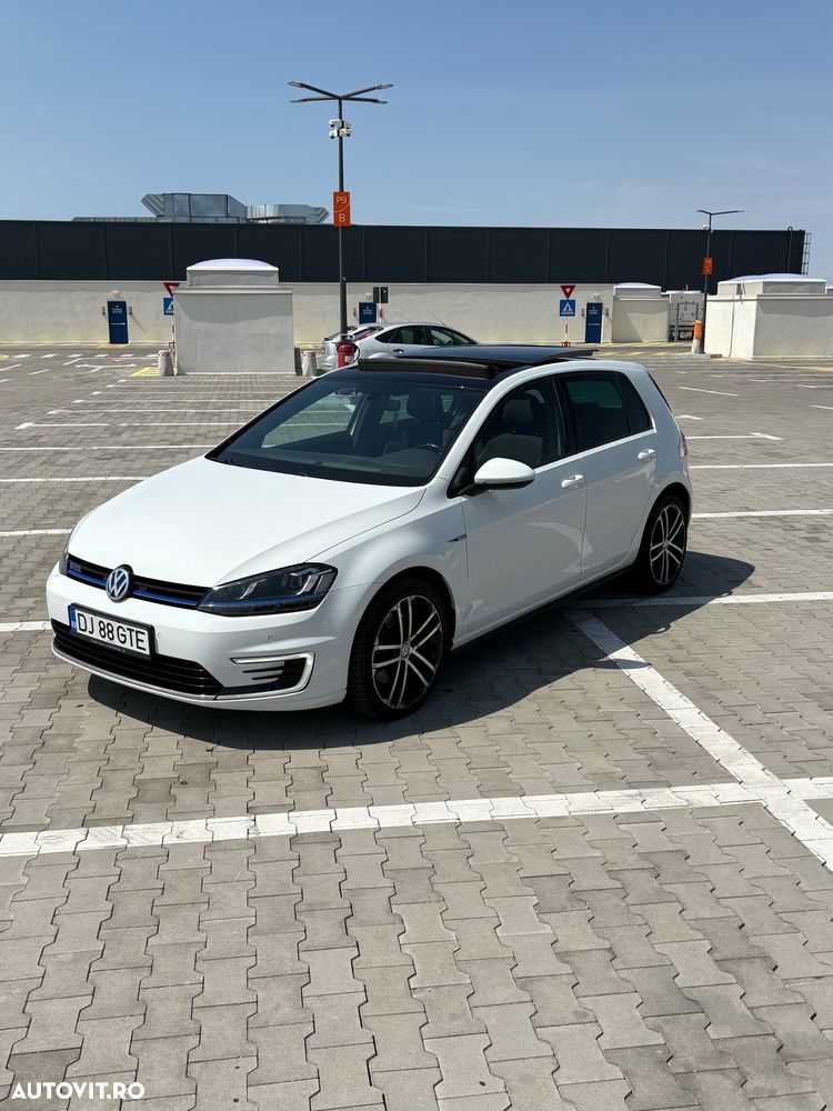 Volkswagen Golf - 2