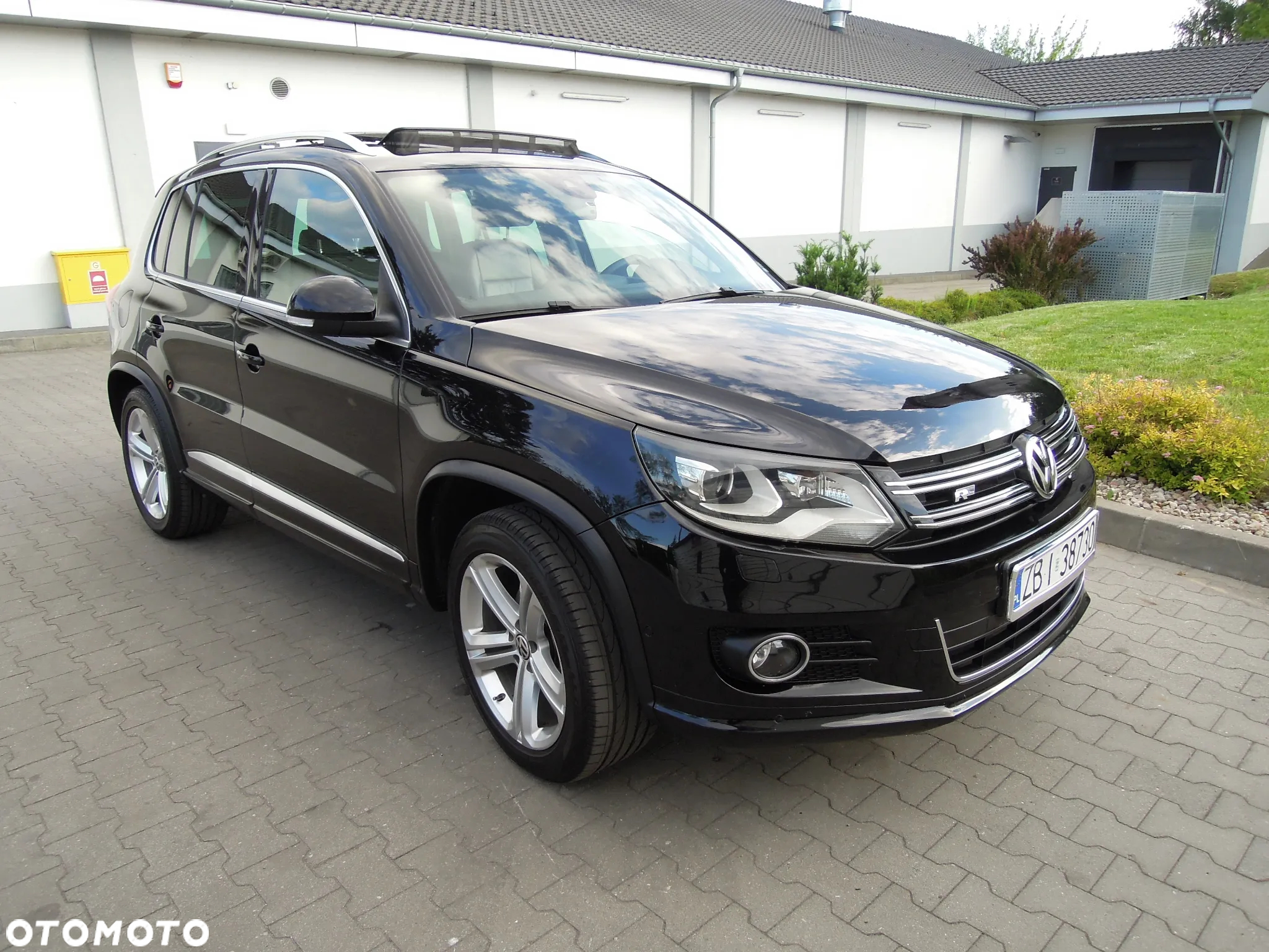 Volkswagen Tiguan 2.0 TDI 4Mot Perfectline R-Style - 4