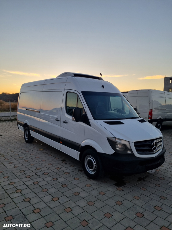 Mercedes-Benz Sprinter 314 CDI An 2018 FRIGORIFIC -28° +28° Carrier Climă Navigație Mare 2 Compartimente cu perete despărțitor detașabil Priză exterioară Aparatul Frigo pe pavilion