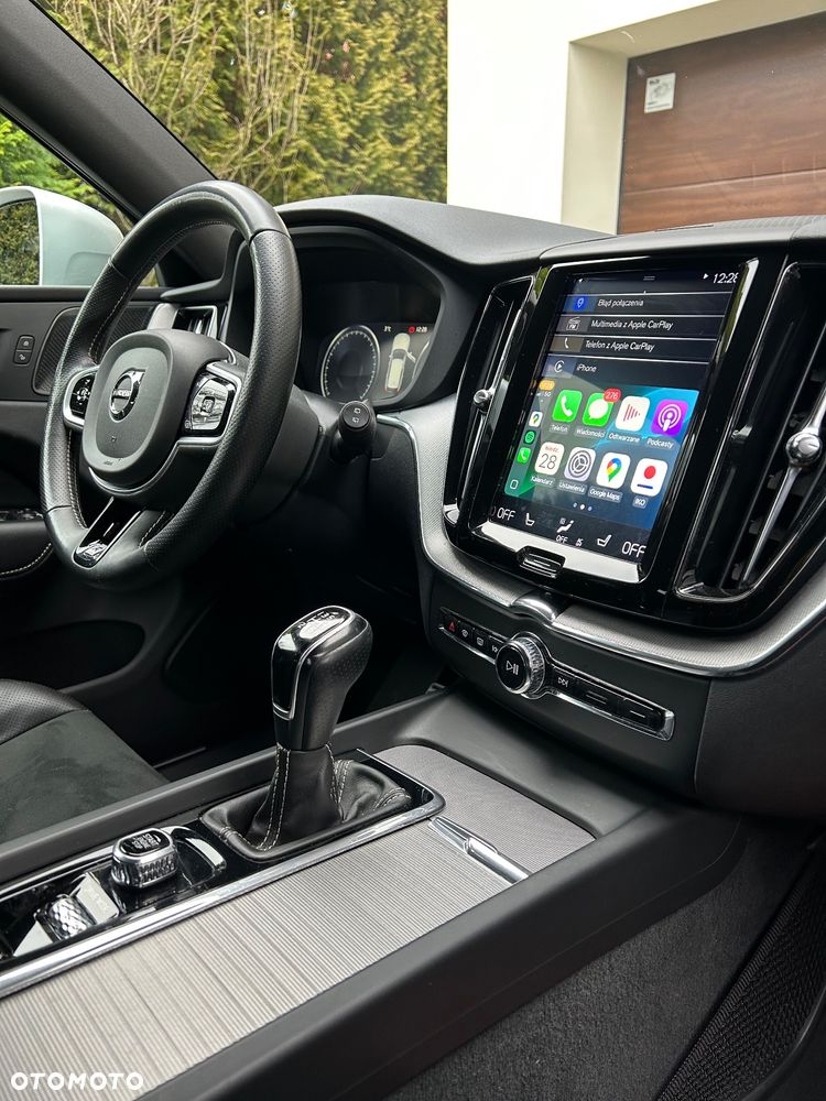 Volvo XC 60 D4 R-Design - 13