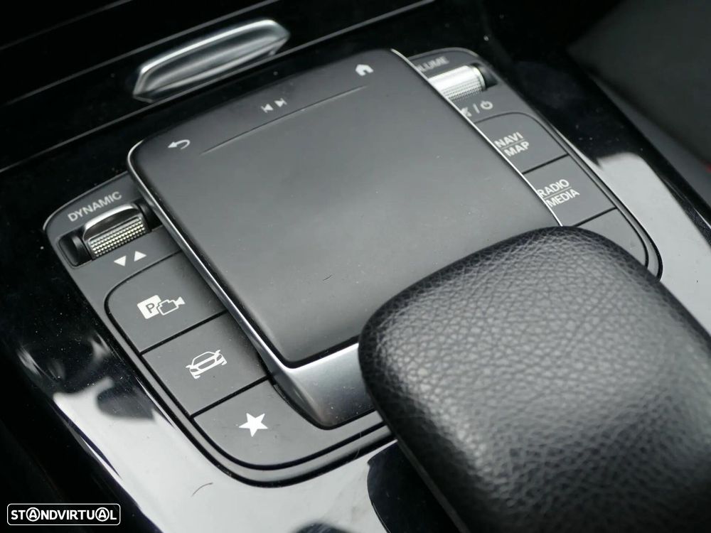 Mercedes-Benz A 250 e AMG Line - 25