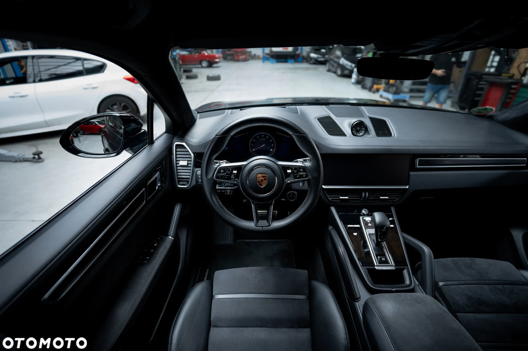Porsche Cayenne Coupe GTS - 18