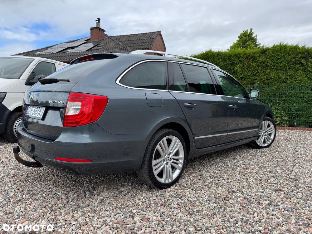 Skoda Superb 2.0 TDI Elegance DSG - 12