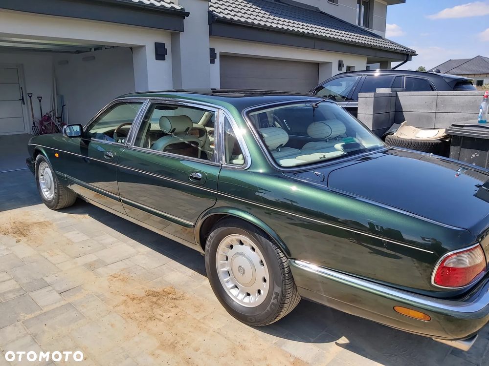 Jaguar Daimler S8 - 6