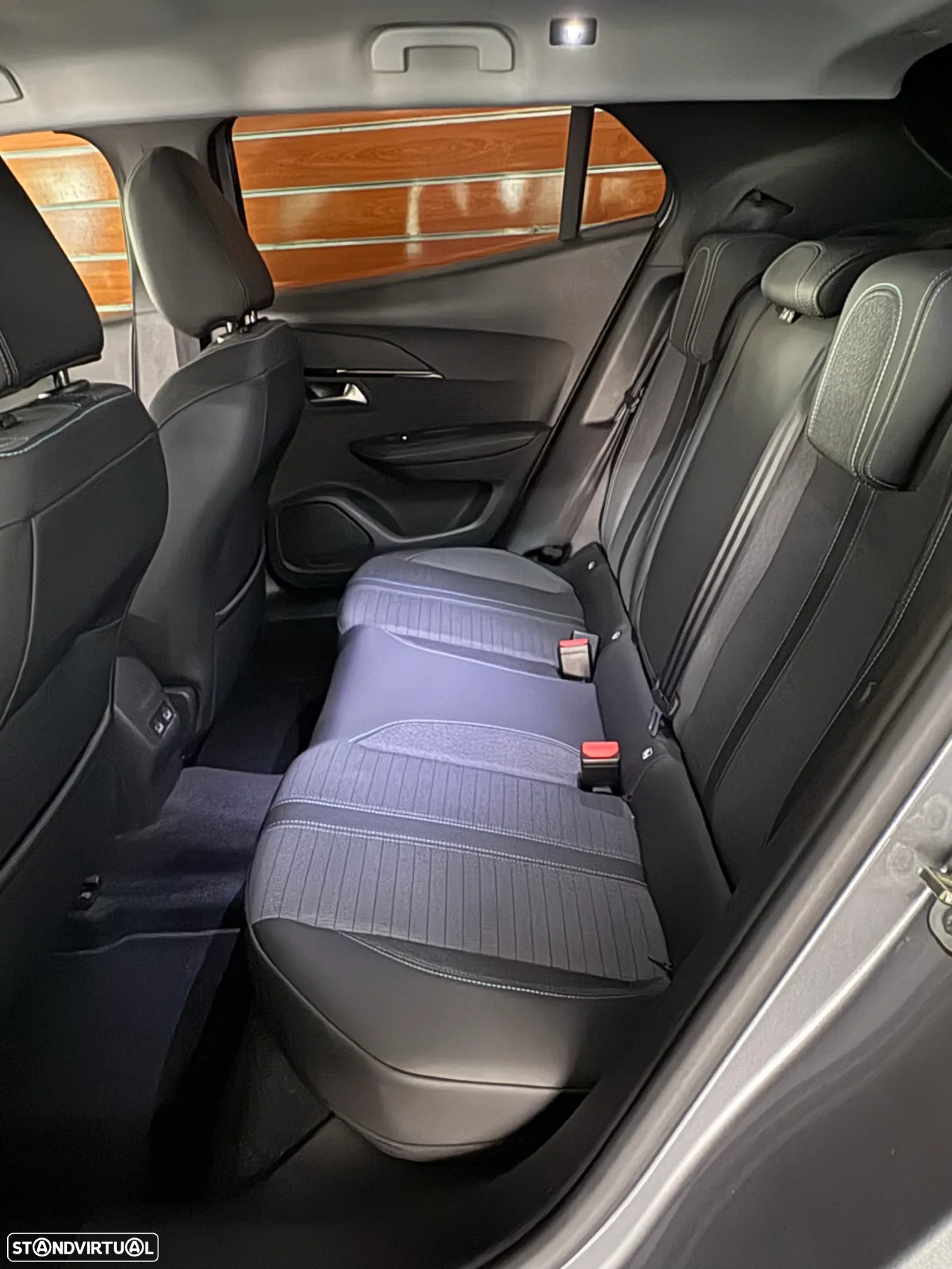 Peugeot 2008 1.2 PureTech Allure Pack EAT8 - 8