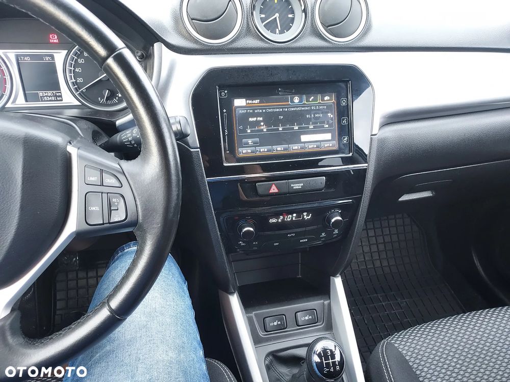 Suzuki Vitara 1.6 XLED 2WD - 27
