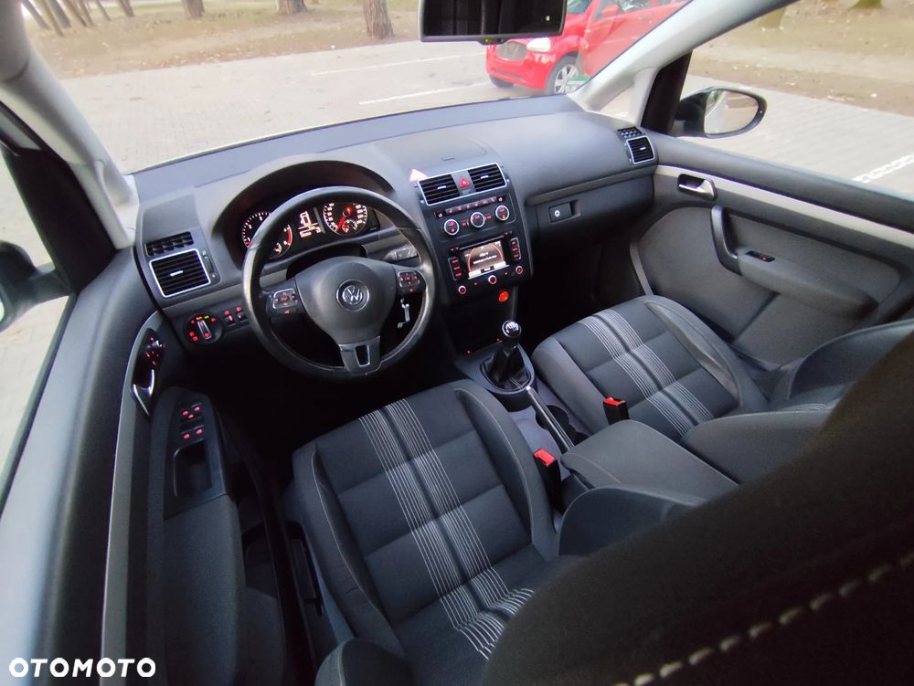 Volkswagen Touran 2.0 TDI DPF BlueMotion Technology MATCH - 22