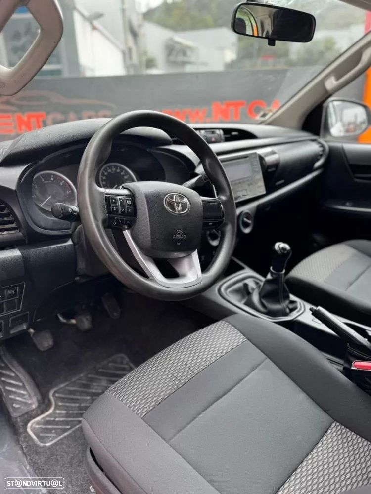 Toyota Hilux 2.4 D-4D 4WD CD CM - 5