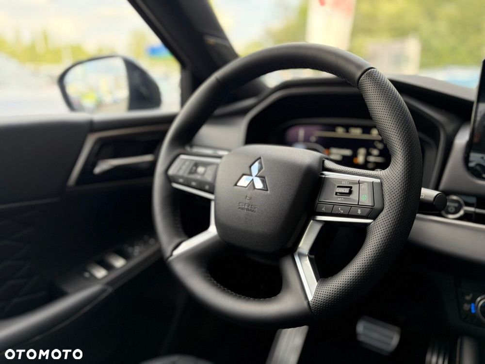Mitsubishi Outlander Black Edition - 17