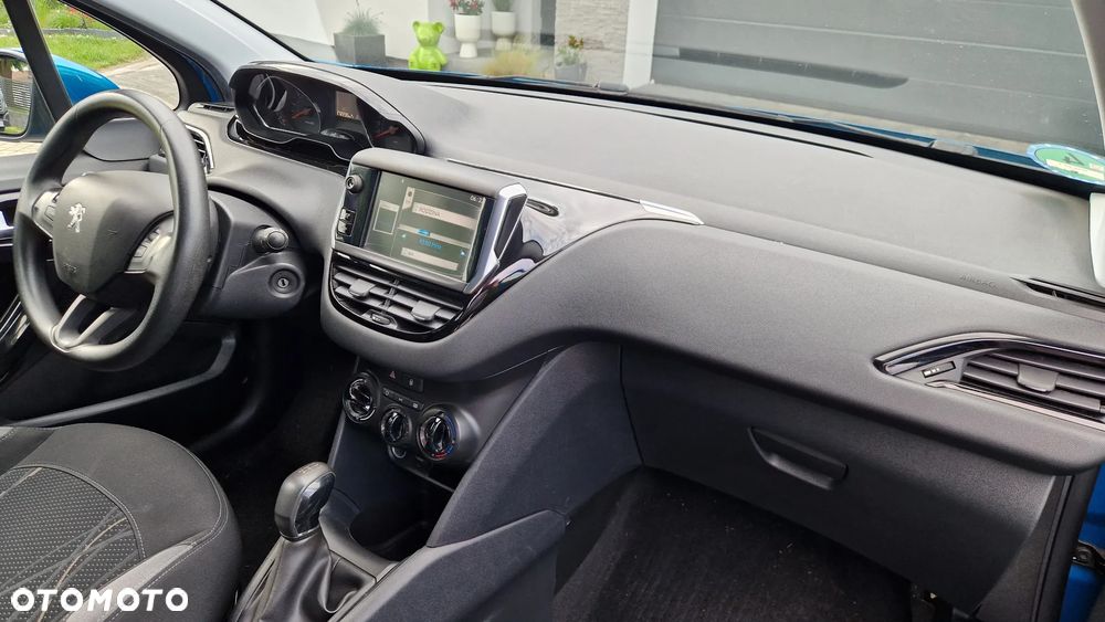 Peugeot 208 - 20