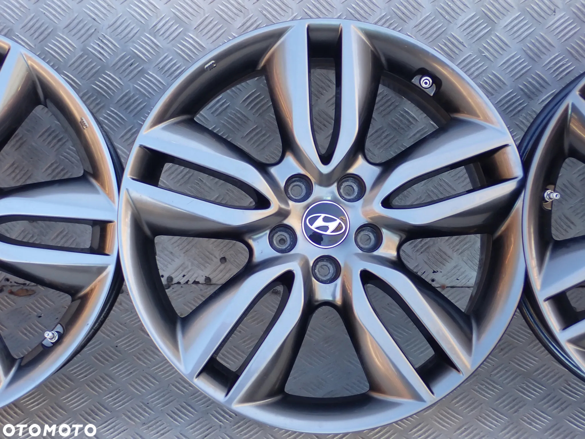 FELGI ALUMINIOWE HYUNDAI  KIA 7,5JX19  ET 49,5  5X114,3  52910-2W195  52910-4Z195 - 5