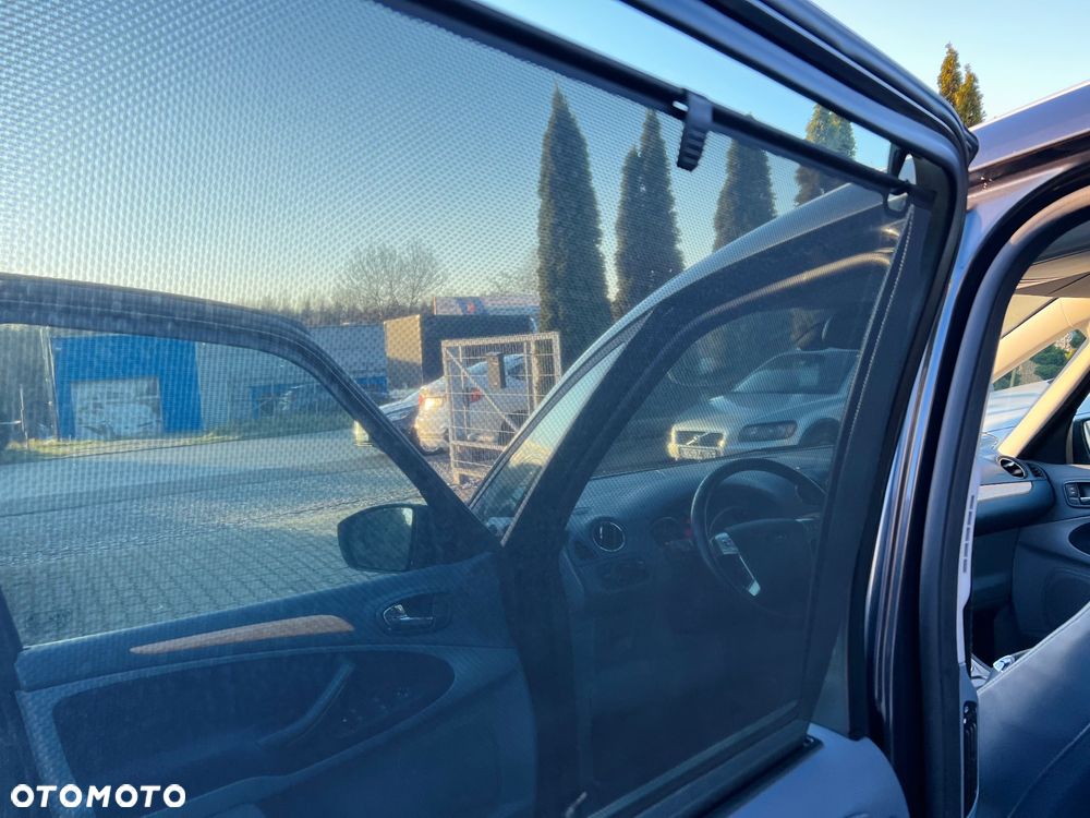 Ford Galaxy 2.0 Ghia - 14