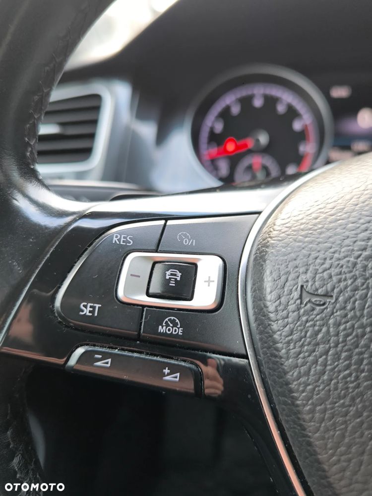 Volkswagen Golf 1.4 TSI BMT Comfortline DSG - 11