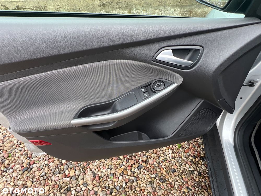 Ford Focus 1.6 TDCi DPF Champions Edition - 9