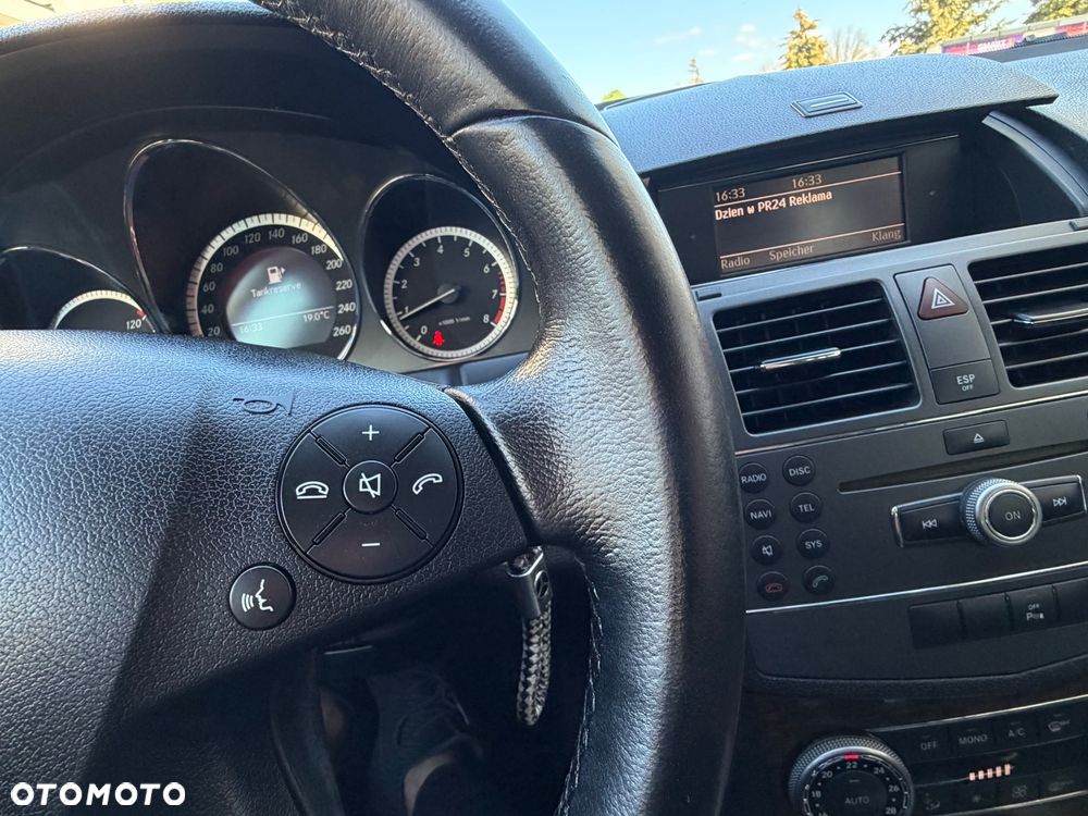 Mercedes-Benz Klasa C 200 (BlueEFFICIENCY) Elegance - 26