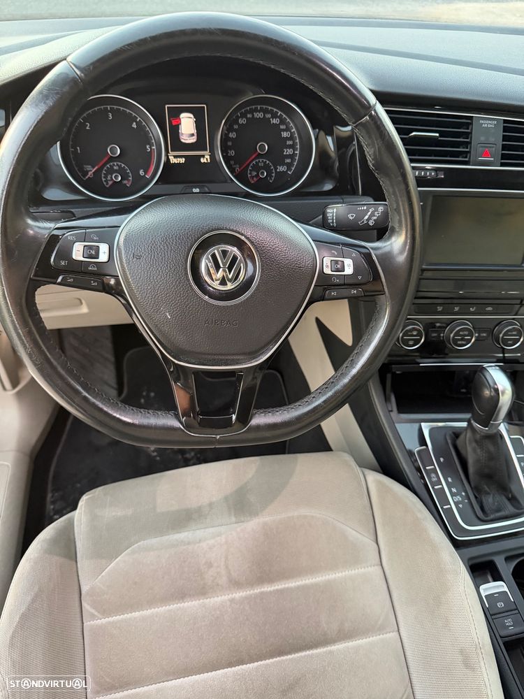 VW Golf 1.6 TDi Highline DSG - 8