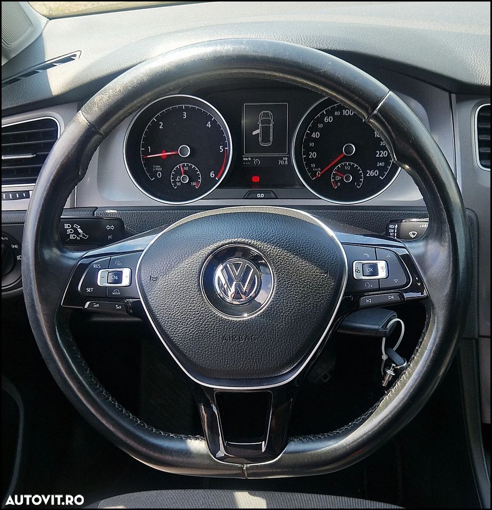 Volkswagen Golf 1.6 TDI BlueMotion Comfortline - 30