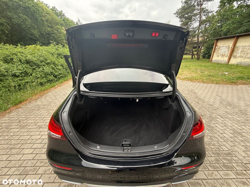Mercedes-Benz Klasa E 220 d 4-Matic Avantgarde - 19