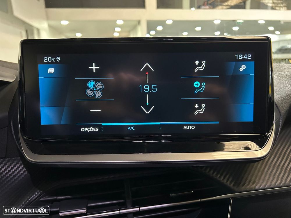 Peugeot 2008 1.2 PureTech Allure Pack - 29