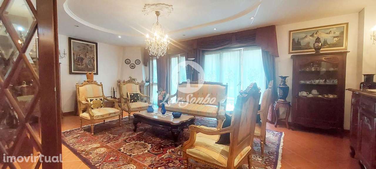 Moradia T4 com loja no R/C no centro da Póvoa de Varzim - Grande imagem: 3/23