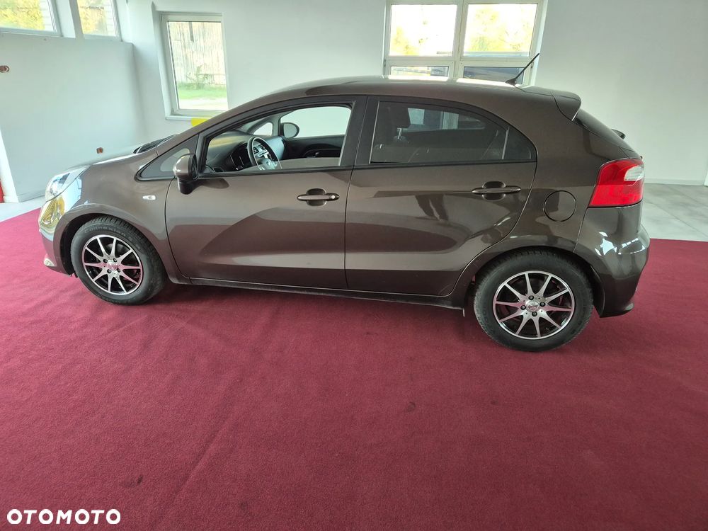 Kia Rio - 5