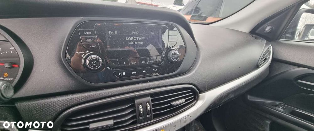 Fiat Tipo - 12