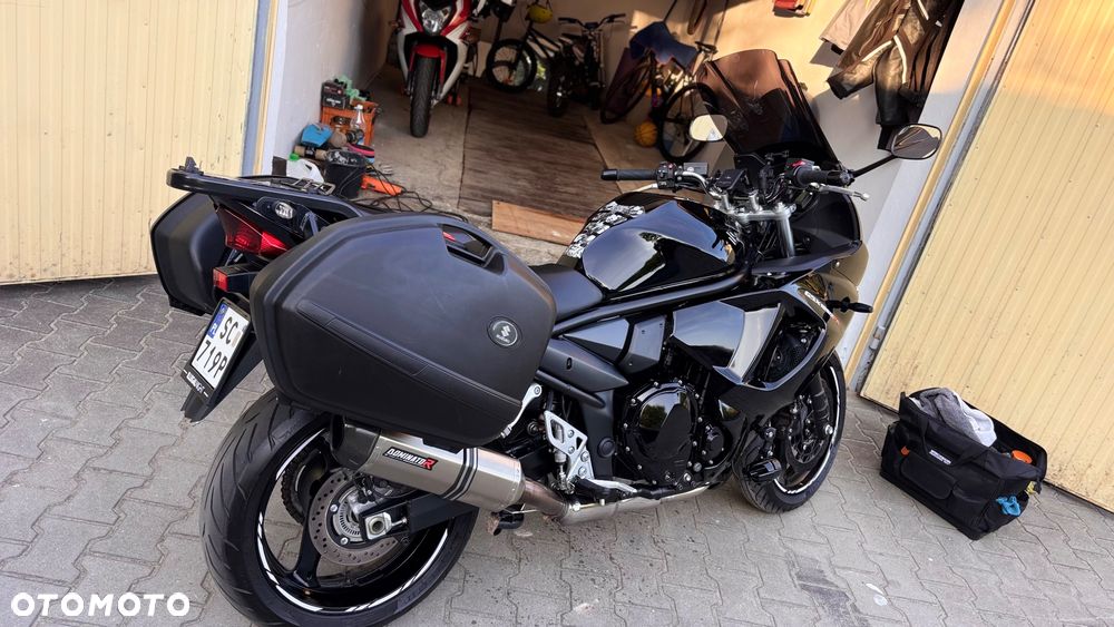 Suzuki GSX - 27
