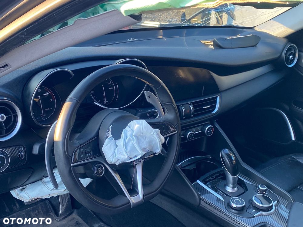 Alfa Romeo Giulia - 17