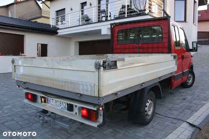 Iveco DAILY_BEZAWARYJNE_ZDROWE_BRYGADÓWKA_7-OSOBOWE DOKA DUBEL KABINA+ SKRZYNIA ŁADUNKOWA HAK_ZAREJESTROWANE_ - 3
