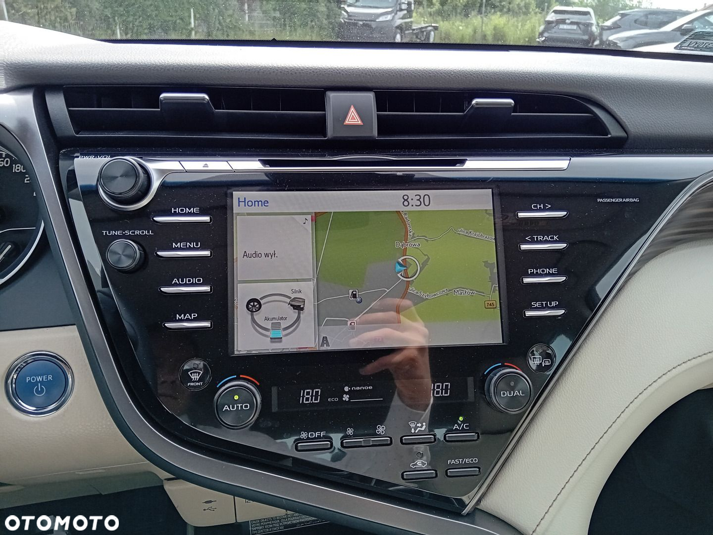 Toyota Camry - 17