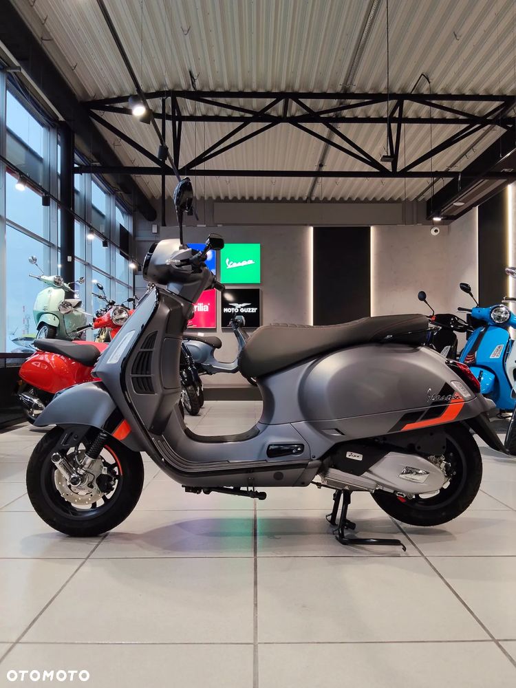 Vespa GTS - 7