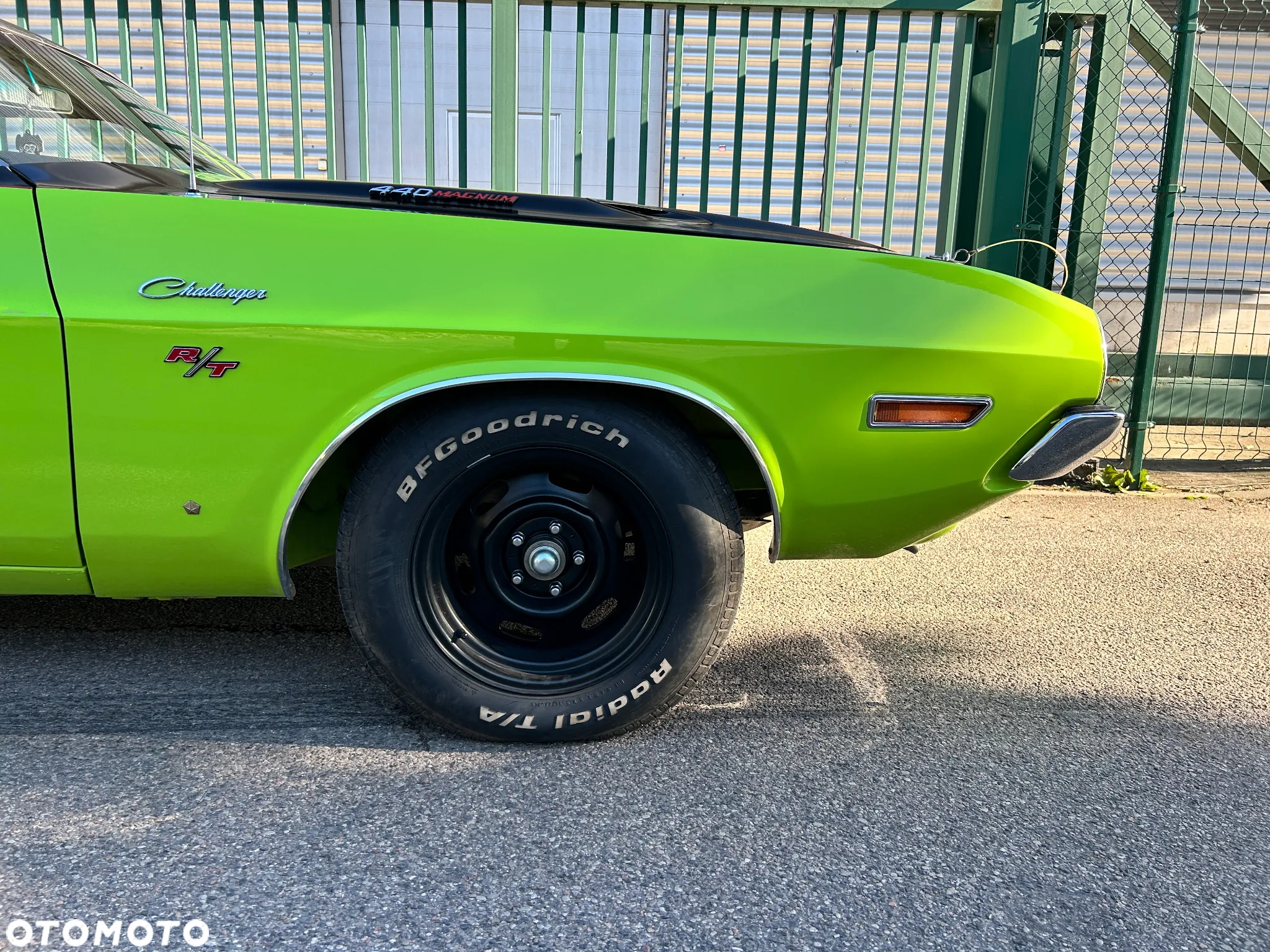 Dodge Challenger - 17