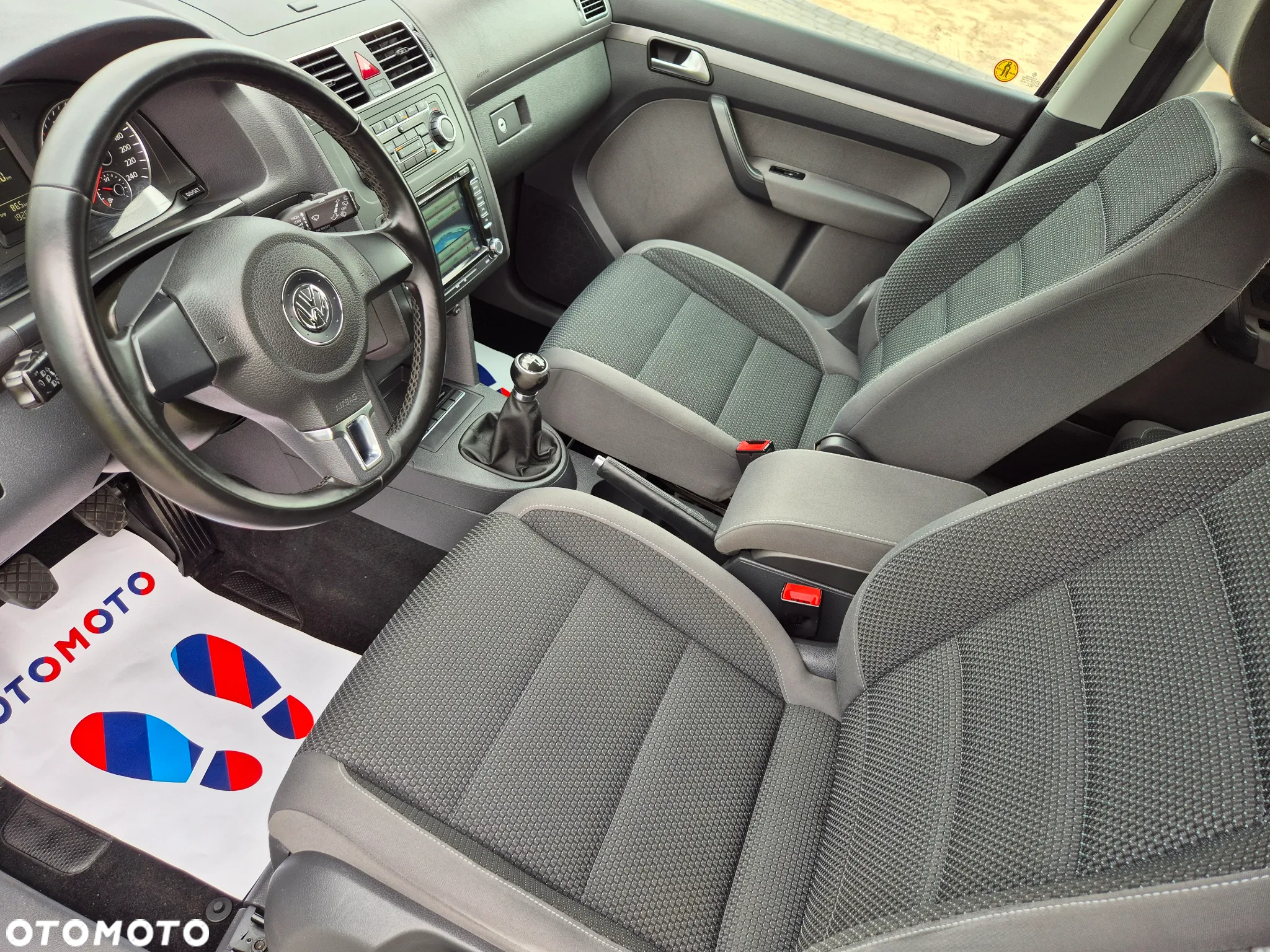 Volkswagen Touran 1.4 TSI STYLE - 6