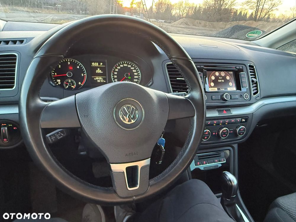 Volkswagen Sharan 2.0 TDI Comfortline DSG - 38