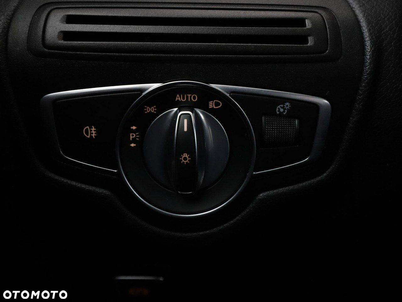 Mercedes-Benz GLC 200 d 4-Matic Business Edition - 35