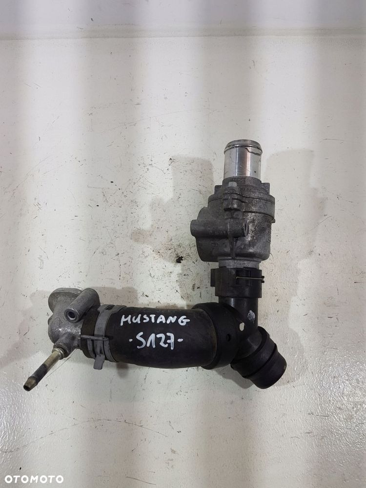 obudowa termostatu br3e-8a587-mc ford mustang vi gt 5.0 b v8 - 1